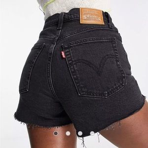 Levi’s Ribcage Shorts
